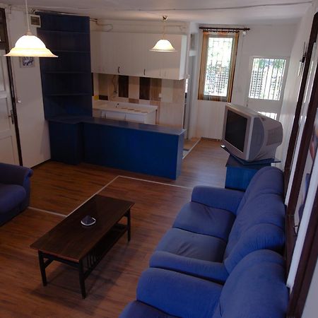 Hostel Belgrade Shungit Dragana Jeftica Br 10 Exterior photo