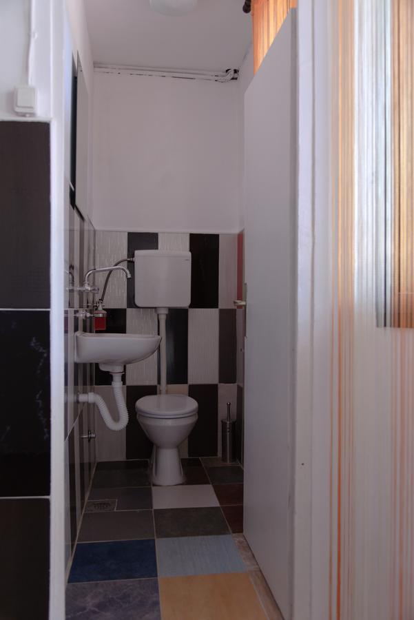 Hostel Belgrade Shungit Dragana Jeftica Br 10 Exterior photo
