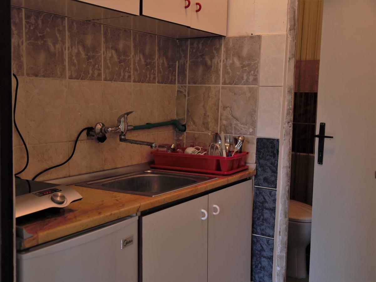 Hostel Belgrade Shungit Dragana Jeftica Br 10 Exterior photo