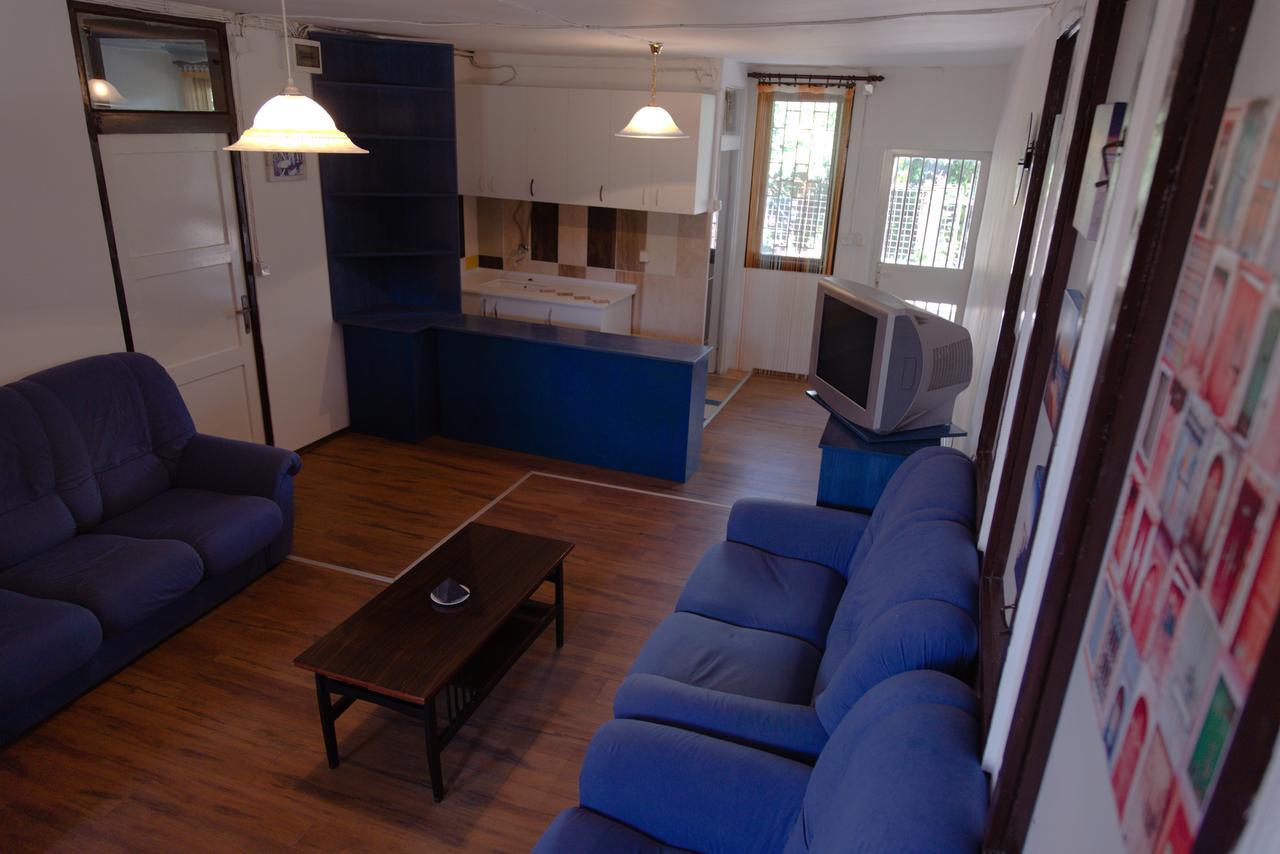Hostel Belgrade Shungit Dragana Jeftica Br 10 Exterior photo